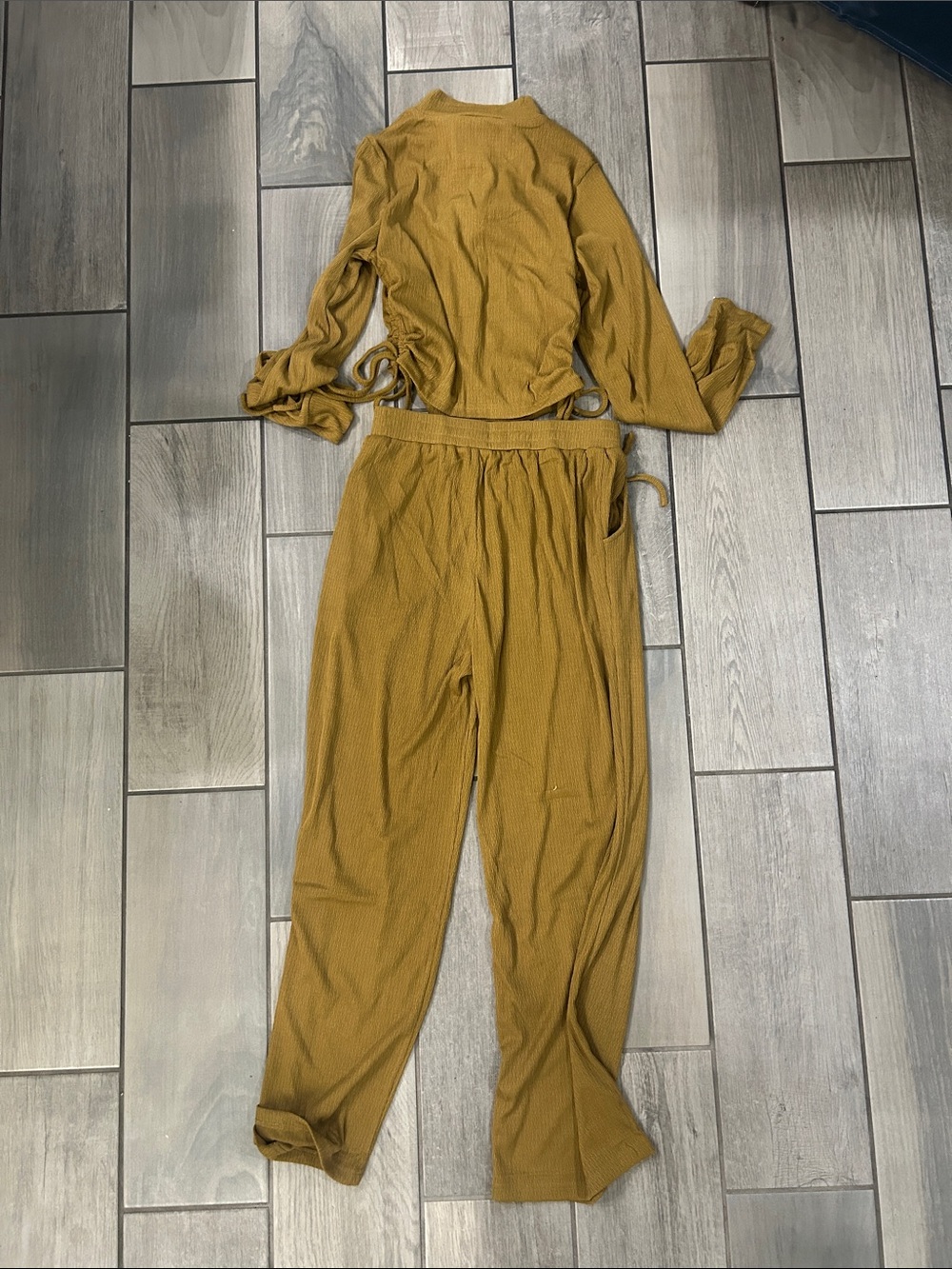 KIRUNDO 2 PIECE SETS for woman lounge sets. Please See Pictures - Picture 7 of 8